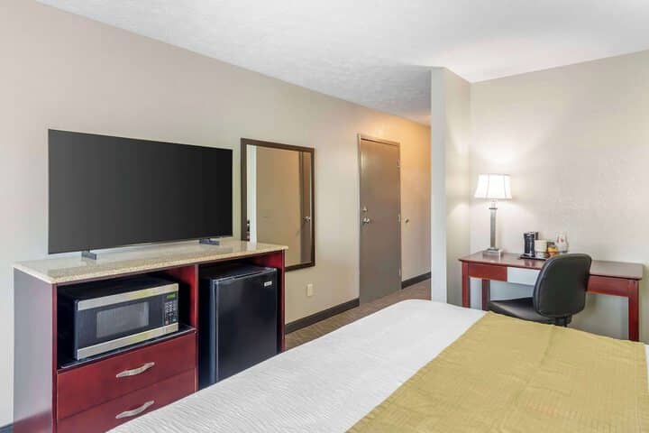 Room 6 of 29