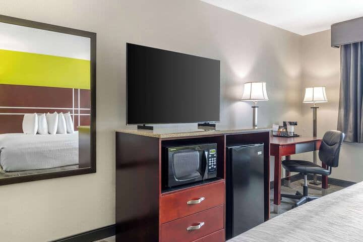 Room 9 of 29