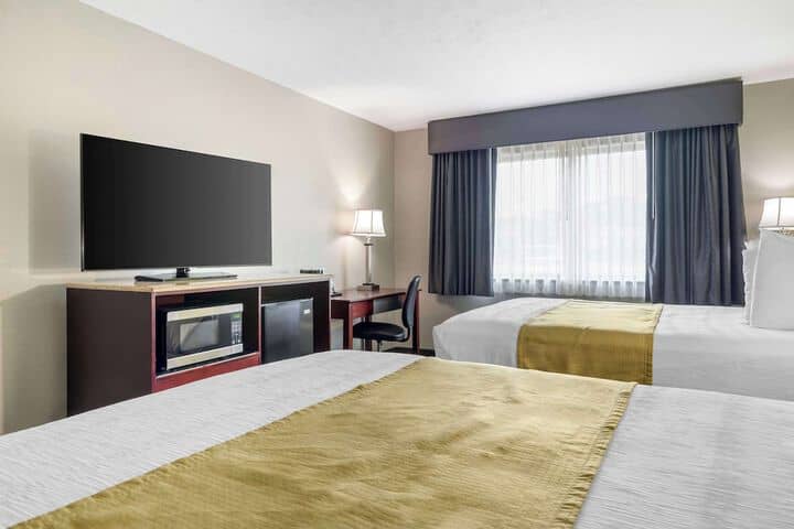 Room 10 of 29